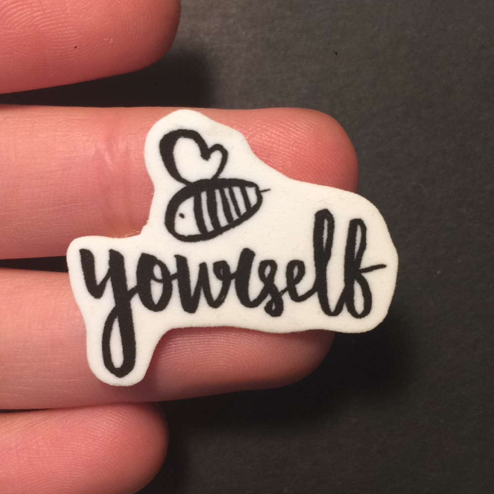 Bee pin